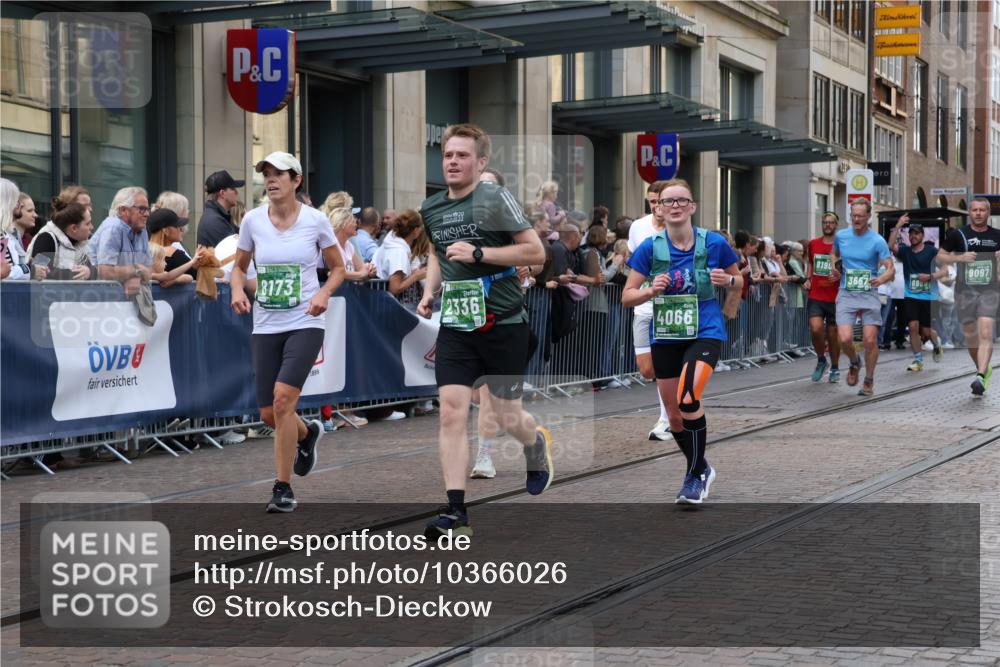 13.09.2026 - 21. swb-Marathon Bremen Strokosch-Dieckow http://msf.ph/oto/10366026 13.09.2026 13:37:40 Ziel 383, 549, 581, 1334, 1851, 2330, 2336, 2342, 2699, 3207, 3316, 3657, 3707, 4035, 4066, 4159, 4394, 4587, 4675, 4902, 4942, 5783, 5784, 6001, 6083, 6596, 6795, 6998, 7540, 7594, 7815, 7894, 7985, 8010, 8138, 8173, 8190, 8204, 8264, 8440, 8450, 8920, 8972, 9023, 9097, 9099, 9166, 9481, 9707, 9774, 13228, 270, 391, 448, 869, 3323, 3627, 3804, 3823, 4155, 4300, 4433, 4628, 5388, 5624, 5738, 5791, 6032, 6795, 6804, 6911, 7003, 7074, 7571, 7635, 8315, 8316, 8380 meine-sportfotos.de