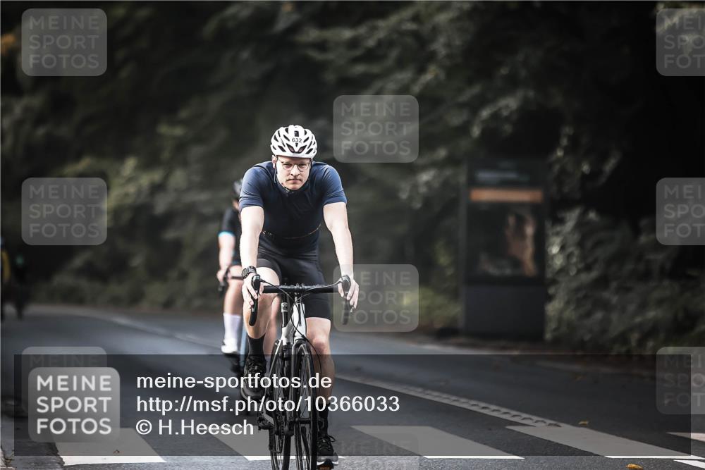 13.09.2026 - Stadtparktriathlon H.Heesch http://msf.ph/oto/10366033 13.09.2026 11:23:07 Radfahren 632, 634, 698, 807 meine-sportfotos.de