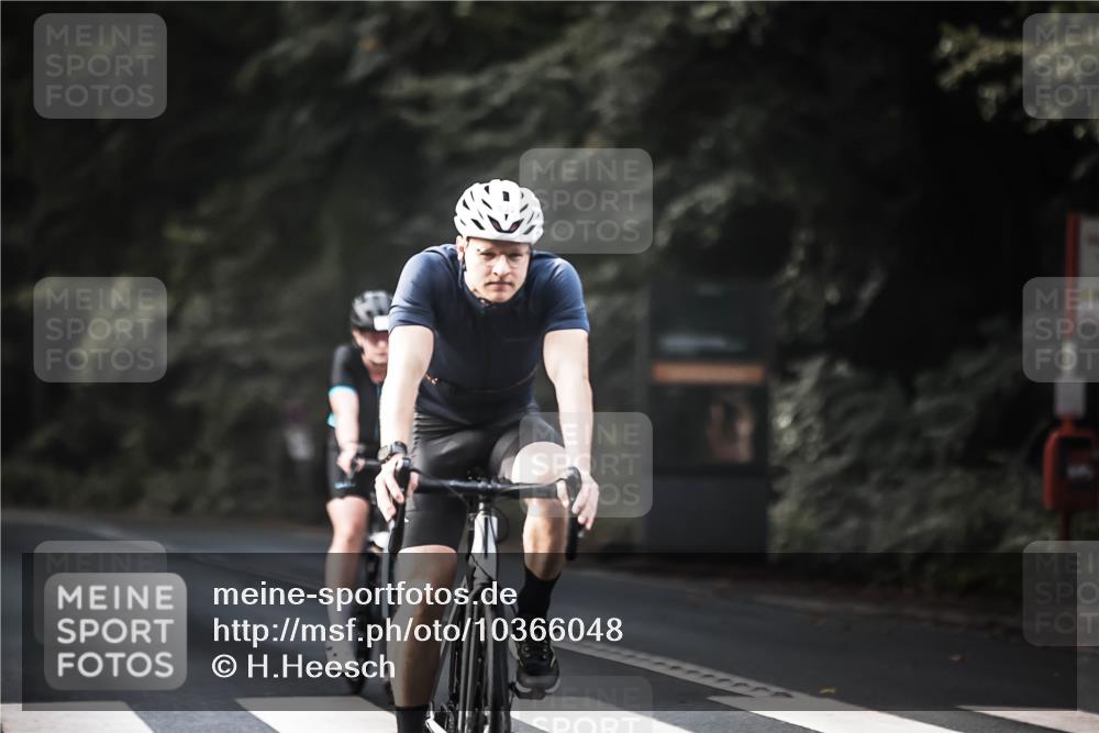 13.09.2026 - Stadtparktriathlon H.Heesch http://msf.ph/oto/10366048 13.09.2026 11:23:07 Radfahren 632, 634, 698, 807 meine-sportfotos.de
