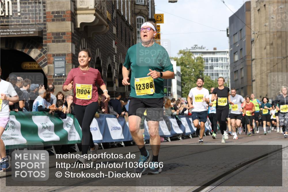 13.09.2026 - 21. swb-Marathon Bremen Strokosch-Dieckow http://msf.ph/oto/10366066 13.09.2026 11:00:02 Ziel 10147, 10236, 10355, 10669, 10928, 10929, 11054, 11056, 11089, 11194, 11419, 11501, 11594, 11803, 12138, 12242, 12243, 12480, 12481, 12527, 10758, 10810, 11016, 11524, 11525, 11547, 11587, 11588, 11589, 11623, 11907, 12123, 12190, 12274, 12352 meine-sportfotos.de