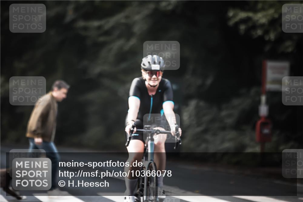 13.09.2026 - Stadtparktriathlon H.Heesch http://msf.ph/oto/10366078 13.09.2026 11:23:09 Radfahren 632, 634, 678, 698, 728, 807 meine-sportfotos.de
