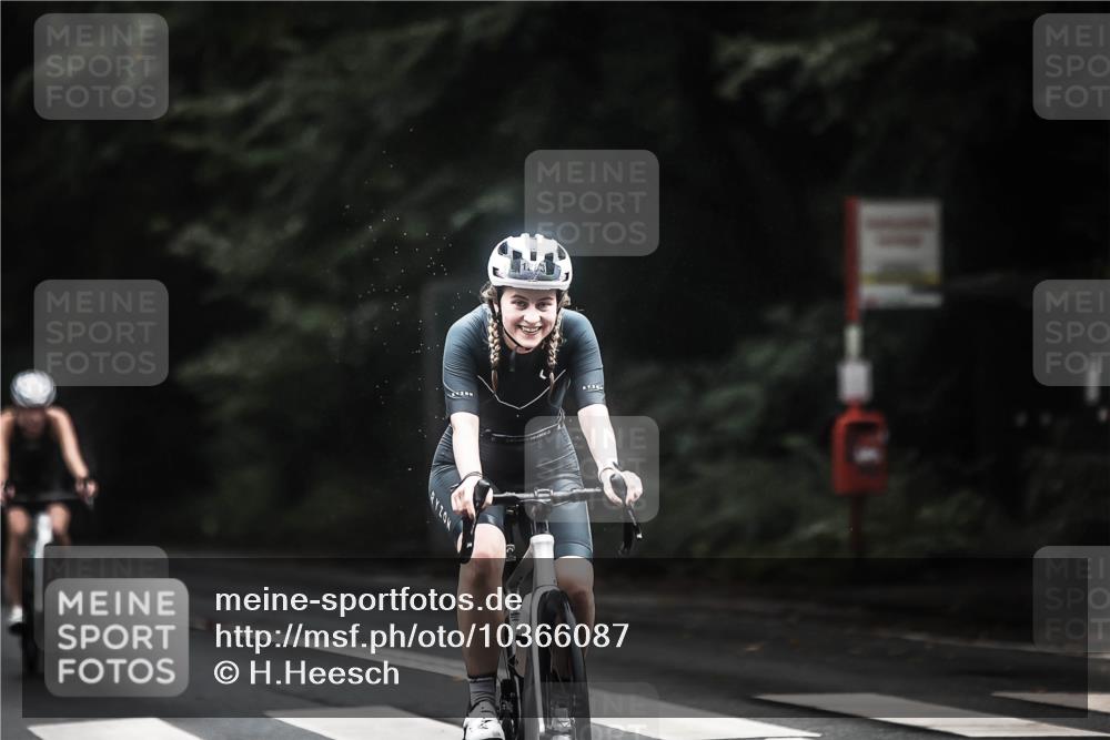 13.09.2026 - Stadtparktriathlon H.Heesch http://msf.ph/oto/10366087 13.09.2026 13:14:36 Radfahren 1283, 1312, 1341, 1391, 1400, 1410, 1435, 1464 meine-sportfotos.de
