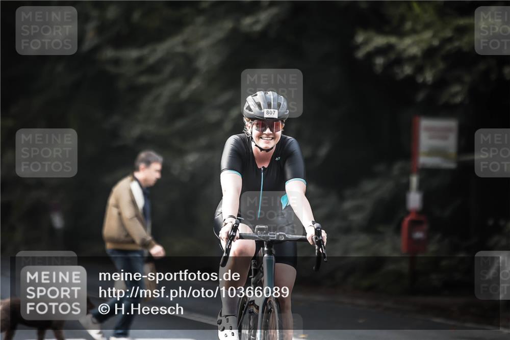 13.09.2026 - Stadtparktriathlon H.Heesch http://msf.ph/oto/10366089 13.09.2026 11:23:09 Radfahren 632, 634, 678, 698, 728, 807 meine-sportfotos.de