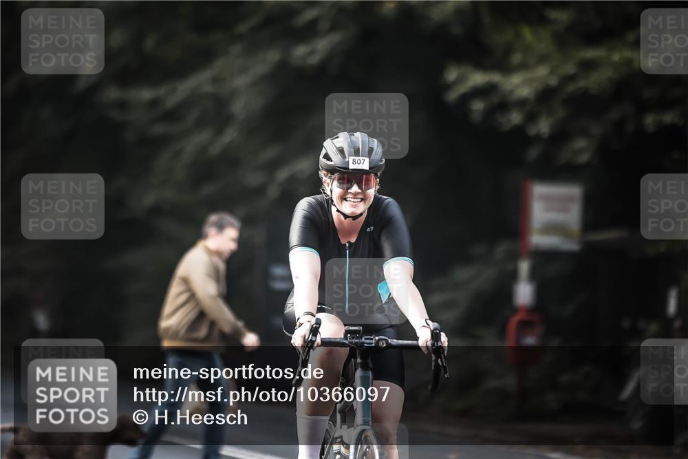 13.09.2026 - Stadtparktriathlon H.Heesch http://msf.ph/oto/10366097 13.09.2026 11:23:09 Radfahren 632, 634, 678, 698, 728, 807 meine-sportfotos.de