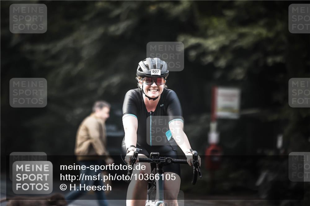 13.09.2026 - Stadtparktriathlon H.Heesch http://msf.ph/oto/10366105 13.09.2026 11:23:09 Radfahren 632, 634, 678, 698, 728, 807 meine-sportfotos.de