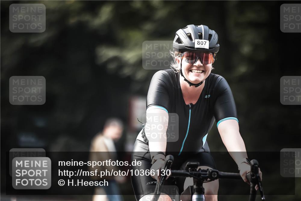 13.09.2026 - Stadtparktriathlon H.Heesch http://msf.ph/oto/10366130 13.09.2026 11:23:10 Radfahren 632, 678, 698, 728, 800, 807 meine-sportfotos.de