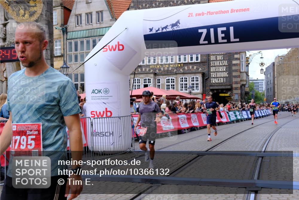 13.09.2026 - 21. swb-Marathon Bremen Tim E. http://msf.ph/oto/10366132 13.09.2026 13:03:33 Ziel 7206, 7478, 8028, 8756, 9200 meine-sportfotos.de