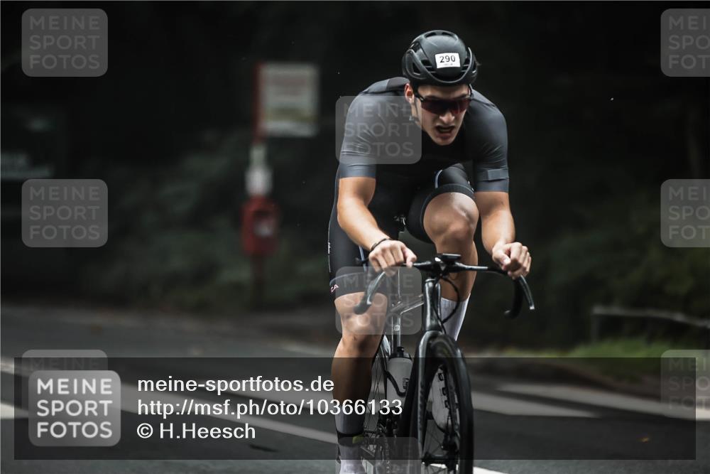 13.09.2026 - Stadtparktriathlon H.Heesch http://msf.ph/oto/10366133 13.09.2026 10:13:32 Radfahren 242, 290, 313, 321, 328 meine-sportfotos.de