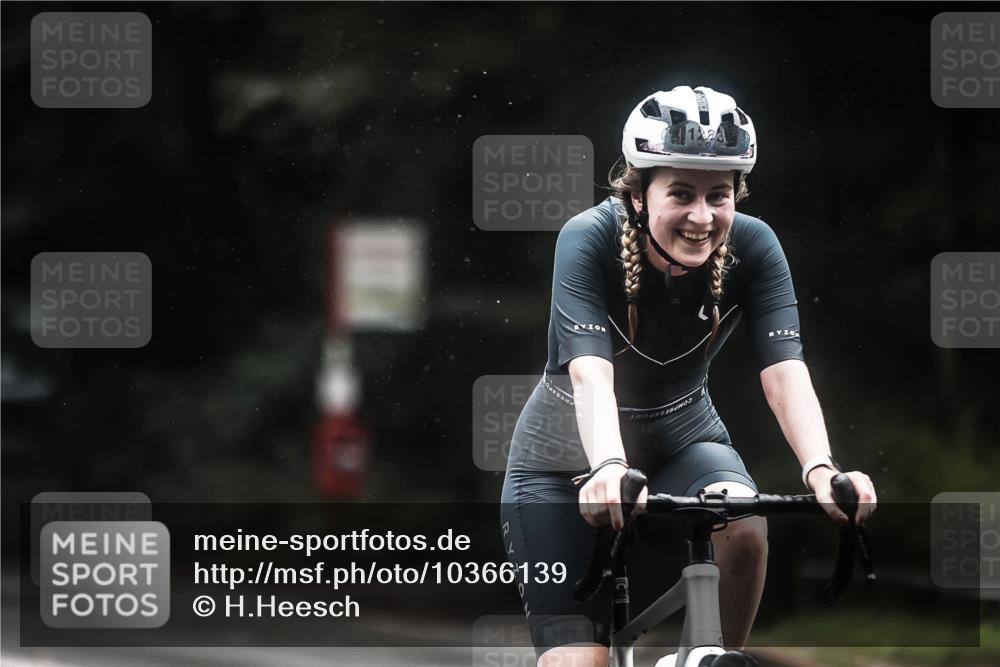 13.09.2026 - Stadtparktriathlon H.Heesch http://msf.ph/oto/10366139 13.09.2026 13:14:37 Radfahren 1283, 1312, 1341, 1360, 1391, 1400, 1410, 1435, 1464 meine-sportfotos.de