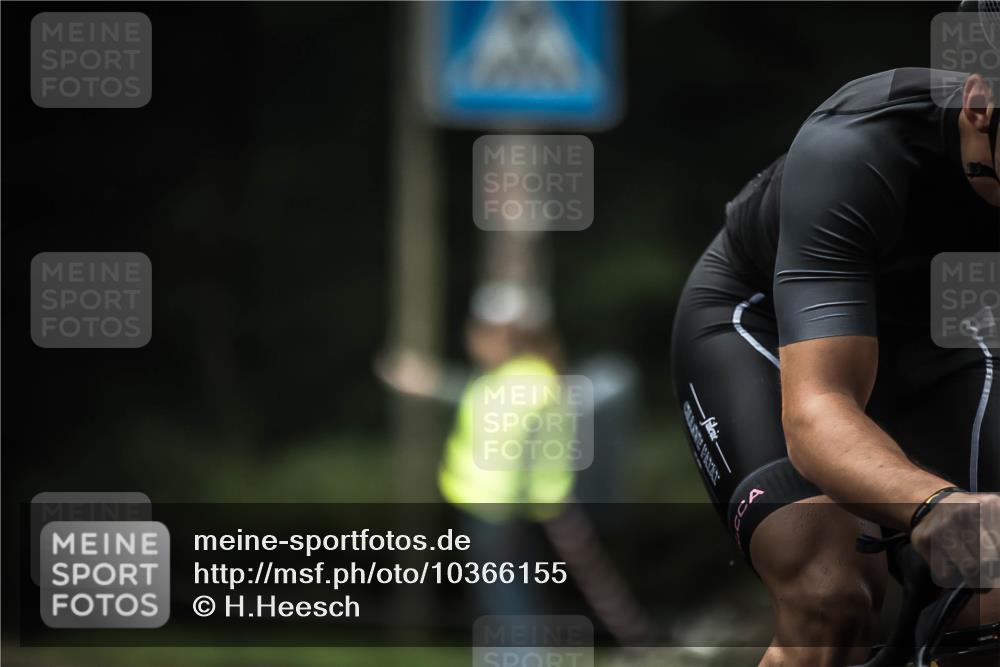 13.09.2026 - Stadtparktriathlon H.Heesch http://msf.ph/oto/10366155 13.09.2026 10:13:32 Radfahren 242, 290, 313, 321, 328 meine-sportfotos.de