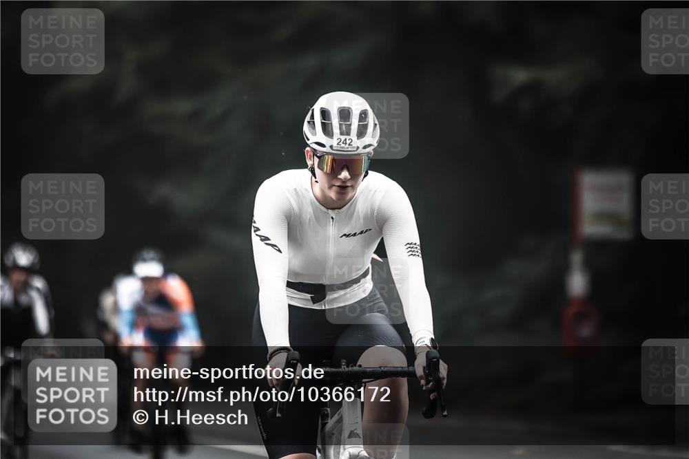 13.09.2026 - Stadtparktriathlon H.Heesch http://msf.ph/oto/10366172 13.09.2026 10:13:34 Radfahren 242, 290, 313, 321, 328 meine-sportfotos.de