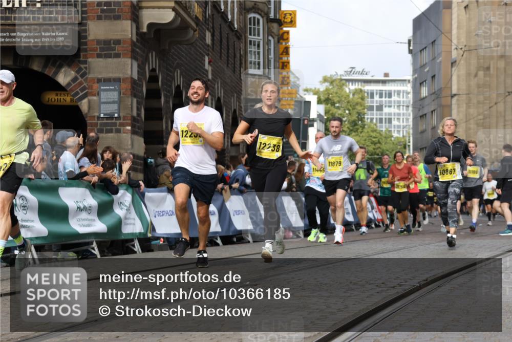 13.09.2026 - 21. swb-Marathon Bremen Strokosch-Dieckow http://msf.ph/oto/10366185 13.09.2026 11:00:05 Ziel 10236, 10355, 10669, 10691, 10928, 10929, 11054, 11056, 11089, 11194, 11419, 11427, 11501, 11594, 11637, 11803, 11904, 12138, 12242, 12243, 12388, 12480, 12527, 10144, 10810, 11016, 11129, 11547, 11587, 11588, 11589, 11623, 11907, 12105, 12106, 12190, 12291, 12352, 12394 meine-sportfotos.de