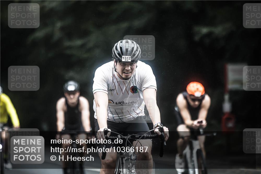 13.09.2026 - Stadtparktriathlon H.Heesch http://msf.ph/oto/10366187 13.09.2026 13:14:40 Radfahren 1283, 1312, 1360, 1391, 1400, 1410, 1435, 1464 meine-sportfotos.de