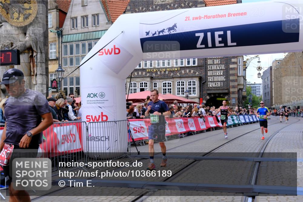 13.09.2026 - 21. swb-Marathon Bremen Tim E. http://msf.ph/oto/10366189 13.09.2026 13:03:35 Ziel 1372, 7206, 7478, 7715, 8028 meine-sportfotos.de