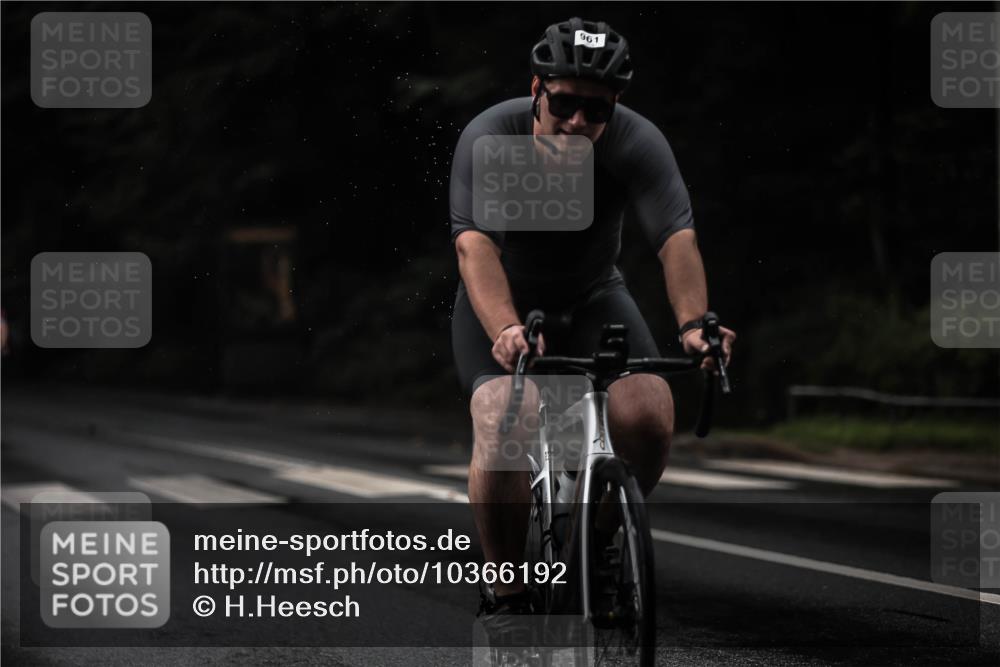 13.09.2026 - Stadtparktriathlon H.Heesch http://msf.ph/oto/10366192 13.09.2026 12:00:53 Radfahren 715, 852, 961, 1064 meine-sportfotos.de