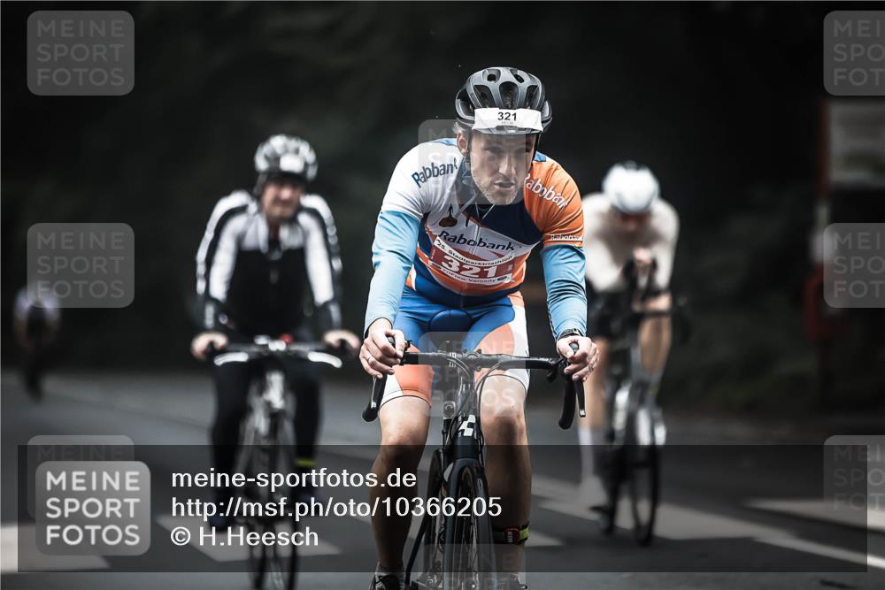 13.09.2026 - Stadtparktriathlon H.Heesch http://msf.ph/oto/10366205 13.09.2026 10:13:35 Radfahren 242, 290, 313, 321, 328 meine-sportfotos.de