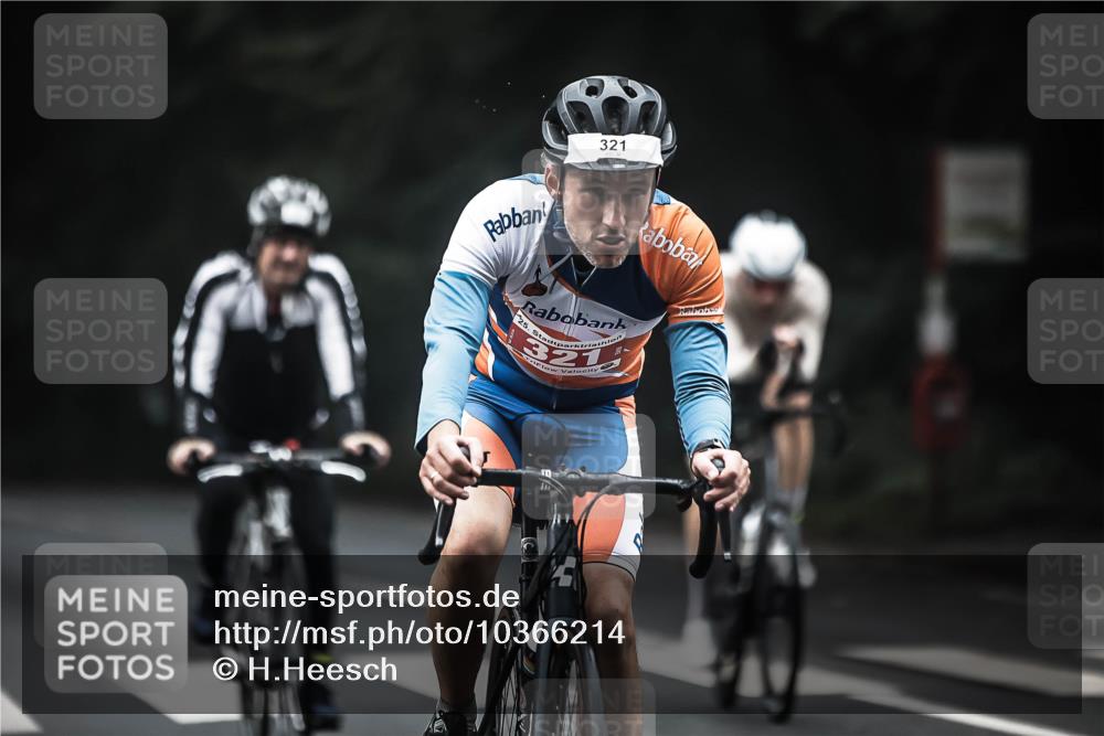 13.09.2026 - Stadtparktriathlon H.Heesch http://msf.ph/oto/10366214 13.09.2026 10:13:35 Radfahren 242, 290, 313, 321, 328 meine-sportfotos.de
