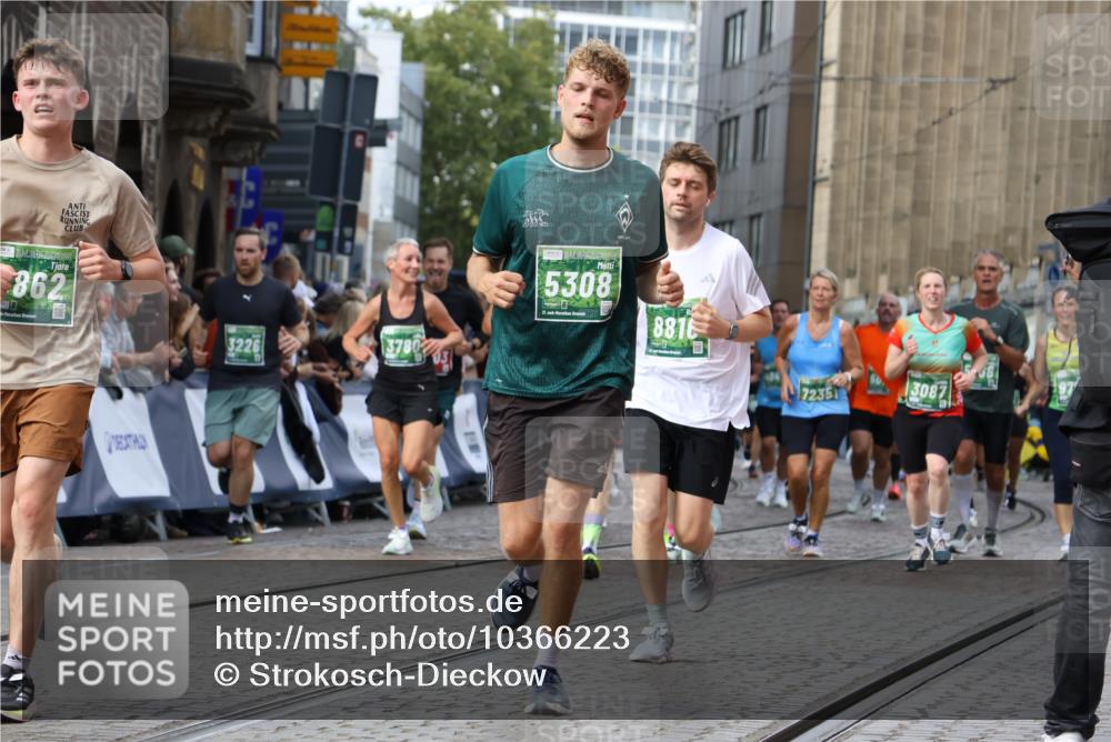 13.09.2026 - 21. swb-Marathon Bremen Strokosch-Dieckow http://msf.ph/oto/10366223 13.09.2026 13:35:37 Ziel 536, 1150, 2003, 2090, 2366, 2492, 2625, 2866, 3063, 3311, 3621, 3916, 4062, 4635, 4985, 5016, 6315, 6320, 6418, 6750, 6837, 7285, 7305, 7377, 7657, 7703, 7998, 8300, 8328, 8401, 8530, 8773, 8915, 9017, 9216, 9526, 9527, 318, 532, 607, 3087, 3226, 3485, 3704, 3780, 3857, 4048, 5071, 5157, 5308, 5381, 5467, 5468, 5584, 5586, 6649, 6724, 7235, 7675, 7691, 8335, 8705, 8816, 9784, 9862, 9892, 9912, 13121, 13213 meine-sportfotos.de