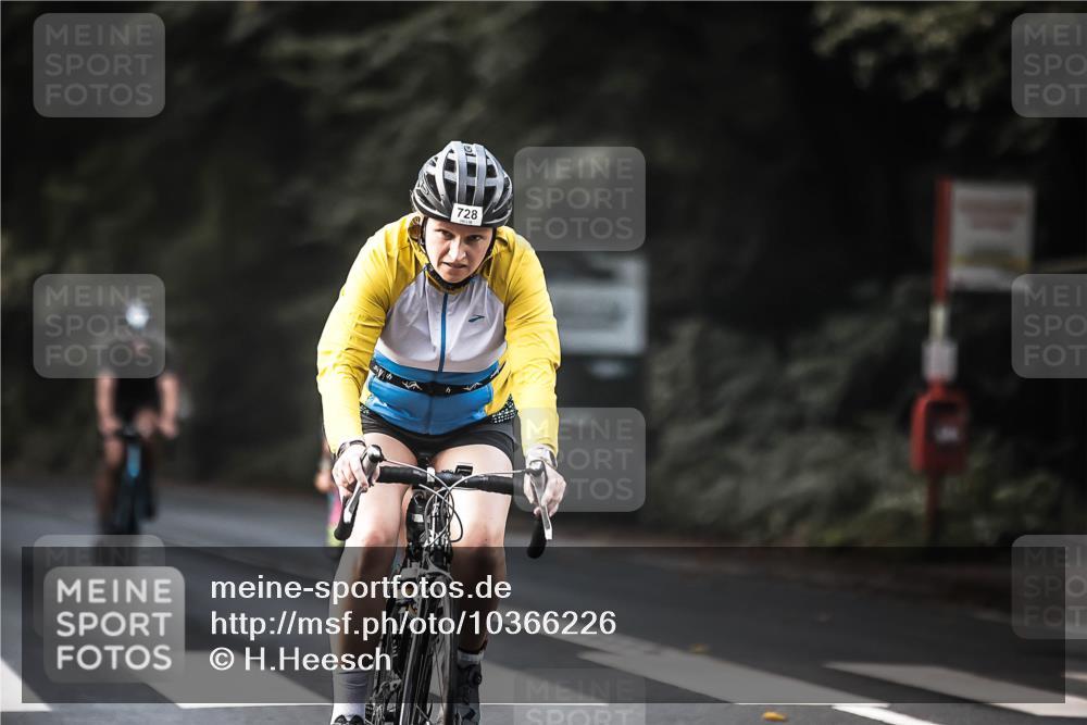 13.09.2026 - Stadtparktriathlon H.Heesch http://msf.ph/oto/10366226 13.09.2026 11:23:15 Radfahren 678, 708, 728, 758, 800, 807 meine-sportfotos.de