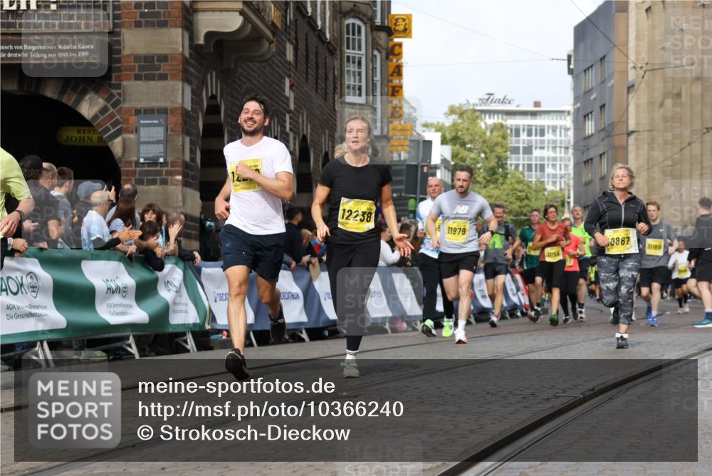 13.09.2026 - 21. swb-Marathon Bremen Strokosch-Dieckow http://msf.ph/oto/10366240 13.09.2026 11:00:05 Ziel 10236, 10355, 10669, 10691, 10928, 10929, 11054, 11056, 11089, 11194, 11419, 11427, 11501, 11594, 11637, 11803, 11904, 12138, 12242, 12243, 12388, 12480, 12527, 10144, 10810, 11016, 11129, 11547, 11587, 11588, 11589, 11623, 11907, 12105, 12106, 12190, 12291, 12352, 12394 meine-sportfotos.de
