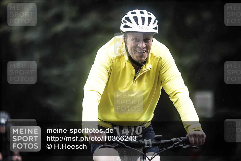 13.09.2026 - Stadtparktriathlon H.Heesch http://msf.ph/oto/10366243 13.09.2026 13:14:43 Radfahren 1312, 1360, 1391, 1400, 1410, 1435, 1464 meine-sportfotos.de