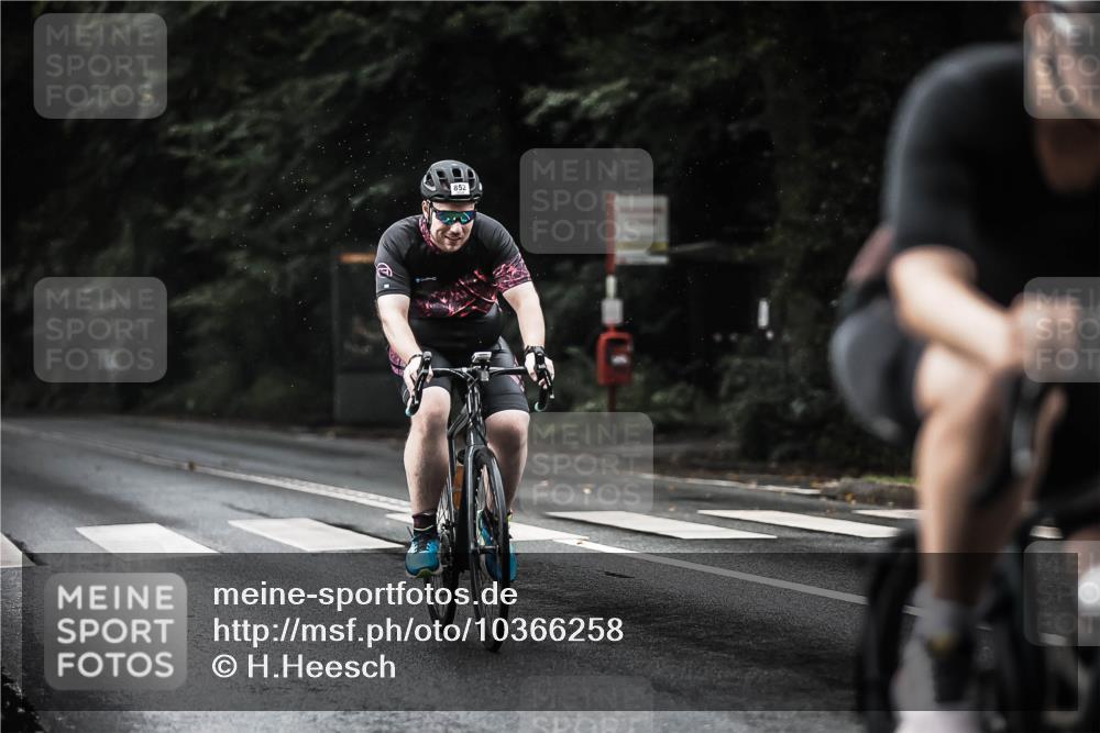 13.09.2026 - Stadtparktriathlon H.Heesch http://msf.ph/oto/10366258 13.09.2026 12:00:57 Radfahren 715, 841, 852, 961, 1064 meine-sportfotos.de