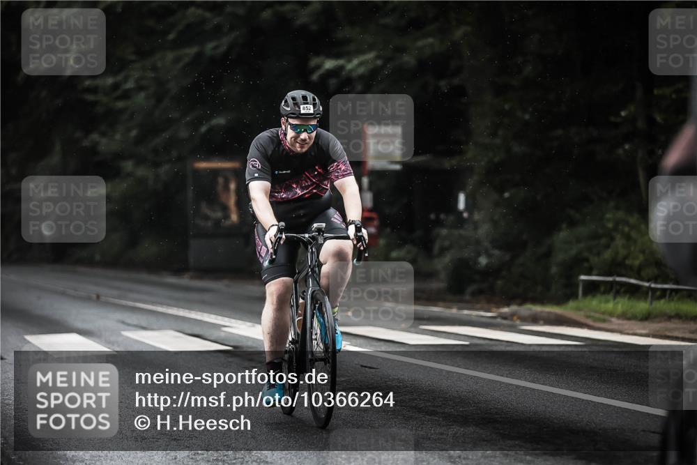 13.09.2026 - Stadtparktriathlon H.Heesch http://msf.ph/oto/10366264 13.09.2026 12:00:57 Radfahren 715, 841, 852, 961, 1064 meine-sportfotos.de