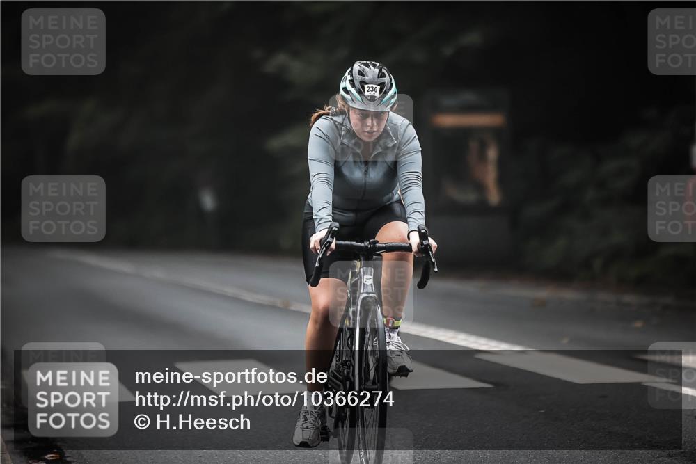13.09.2026 - Stadtparktriathlon H.Heesch http://msf.ph/oto/10366274 13.09.2026 10:13:42 Radfahren 230, 246, 313, 319, 328 meine-sportfotos.de
