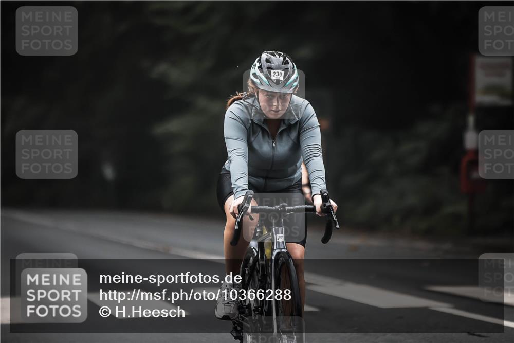 13.09.2026 - Stadtparktriathlon H.Heesch http://msf.ph/oto/10366288 13.09.2026 10:13:42 Radfahren 230, 246, 313, 319, 328 meine-sportfotos.de