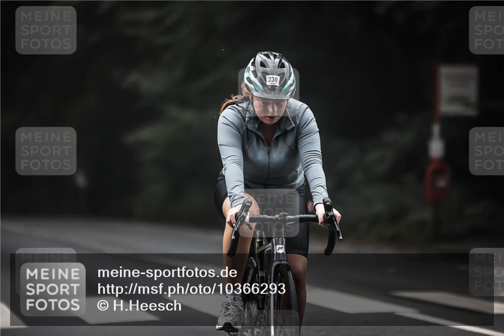 13.09.2026 - Stadtparktriathlon H.Heesch http://msf.ph/oto/10366293 13.09.2026 10:13:43 Radfahren 230, 246, 313, 319 meine-sportfotos.de