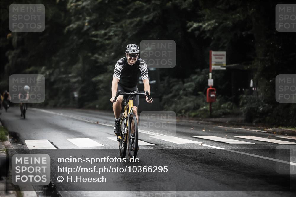 13.09.2026 - Stadtparktriathlon H.Heesch http://msf.ph/oto/10366295 13.09.2026 12:01:00 Radfahren 715, 841, 852, 885, 928, 1064 meine-sportfotos.de