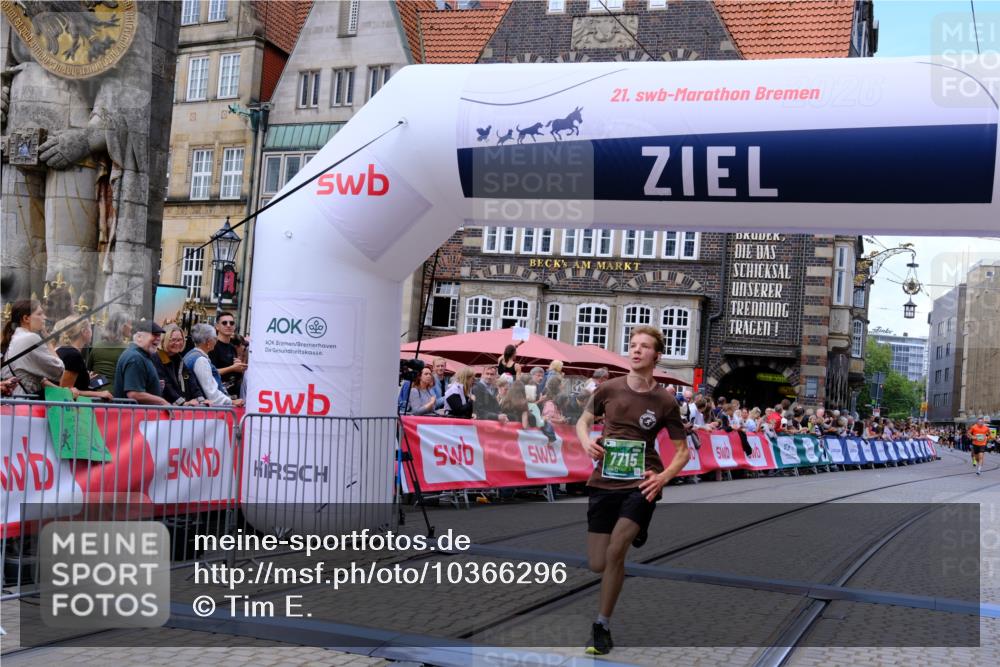 13.09.2026 - 21. swb-Marathon Bremen Tim E. http://msf.ph/oto/10366296 13.09.2026 13:03:48 Ziel 1090, 1372, 1950, 3092, 5024, 5719, 7715 meine-sportfotos.de
