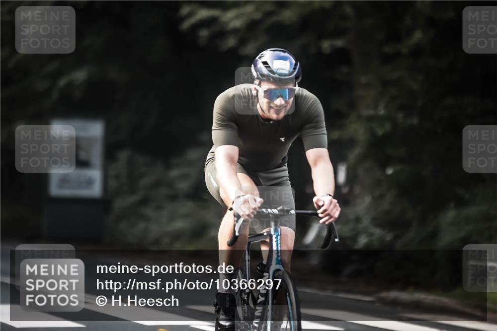 13.09.2026 - Stadtparktriathlon H.Heesch http://msf.ph/oto/10366297 13.09.2026 11:23:17 Radfahren 658, 678, 708, 728, 743, 750, 758, 800 meine-sportfotos.de