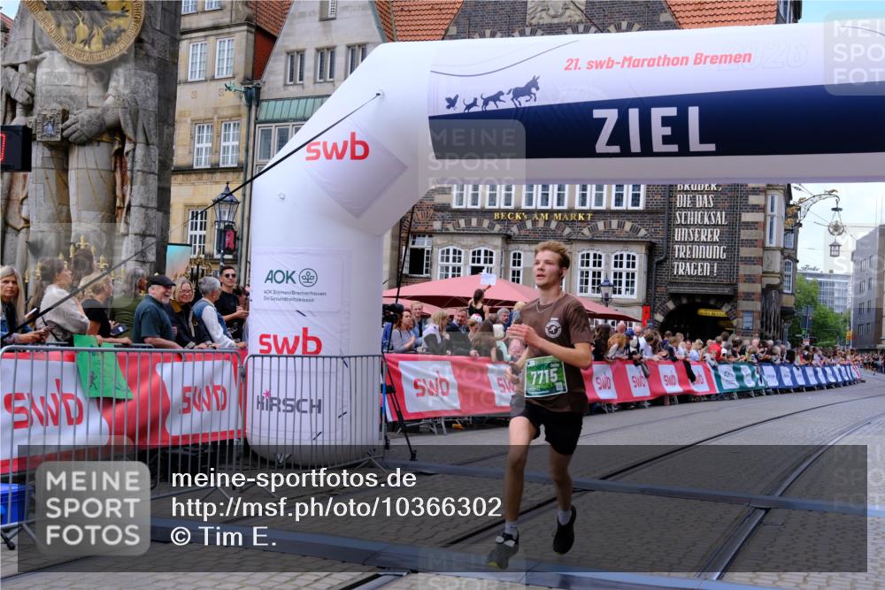 13.09.2026 - 21. swb-Marathon Bremen Tim E. http://msf.ph/oto/10366302 13.09.2026 13:03:49 Ziel 1090, 1372, 1950, 3092, 5024, 5143, 5719, 6973, 7715 meine-sportfotos.de