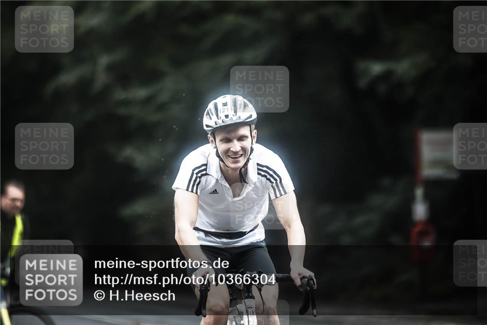 13.09.2026 - Stadtparktriathlon H.Heesch http://msf.ph/oto/10366304 13.09.2026 13:15:04 Radfahren 1211 meine-sportfotos.de