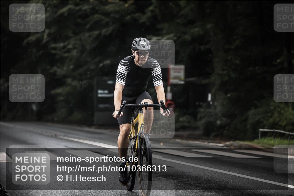 13.09.2026 - Stadtparktriathlon H.Heesch http://msf.ph/oto/10366313 13.09.2026 12:01:00 Radfahren 715, 841, 852, 885, 928, 1064 meine-sportfotos.de