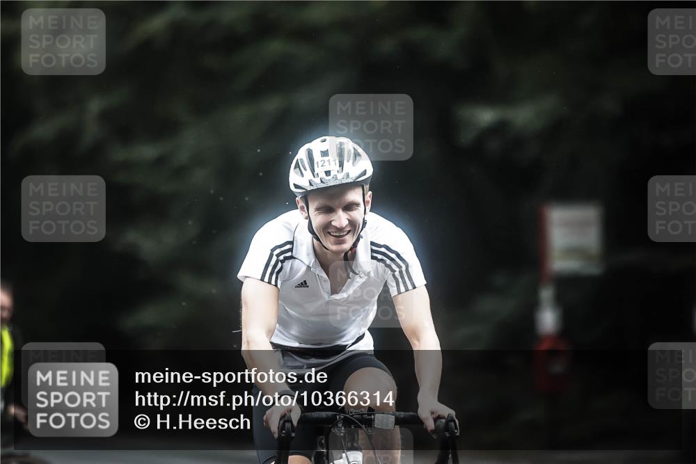 13.09.2026 - Stadtparktriathlon H.Heesch http://msf.ph/oto/10366314 13.09.2026 13:15:04 Radfahren 1211 meine-sportfotos.de