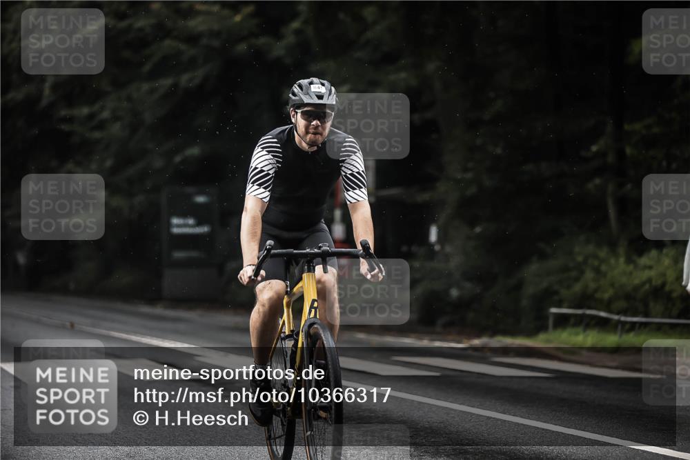 13.09.2026 - Stadtparktriathlon H.Heesch http://msf.ph/oto/10366317 13.09.2026 12:01:00 Radfahren 715, 841, 852, 885, 928, 1064 meine-sportfotos.de