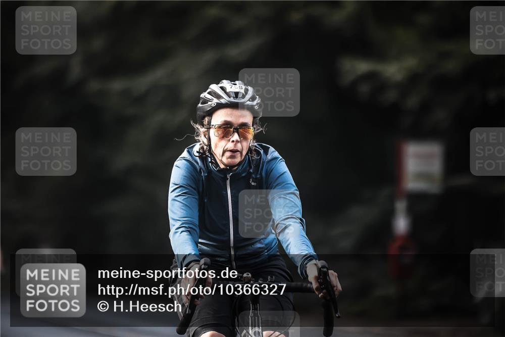 13.09.2026 - Stadtparktriathlon H.Heesch http://msf.ph/oto/10366327 13.09.2026 11:23:19 Radfahren 658, 678, 708, 728, 738, 743, 750, 758, 800 meine-sportfotos.de