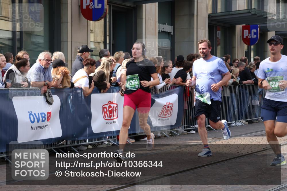 13.09.2026 - 21. swb-Marathon Bremen Strokosch-Dieckow http://msf.ph/oto/10366344 13.09.2026 13:37:47 Ziel 383, 549, 1334, 1851, 2330, 2336, 2342, 2505, 2699, 2932, 3207, 3316, 3657, 3707, 3748, 4035, 4066, 4394, 4587, 4675, 4902, 4942, 6001, 6083, 6998, 7348, 7594, 7634, 7894, 8138, 8173, 8190, 8264, 8440, 8450, 8624, 8920, 8972, 9023, 9097, 9166, 9707, 10056, 13228, 448, 581, 3323, 3804, 4155, 4159, 4300, 4433, 4628, 5624, 5783, 5784, 6032, 6596, 6795, 6804, 6911, 7003, 7074, 7540, 7635, 7815, 7985, 8315, 8316, 8380 meine-sportfotos.de