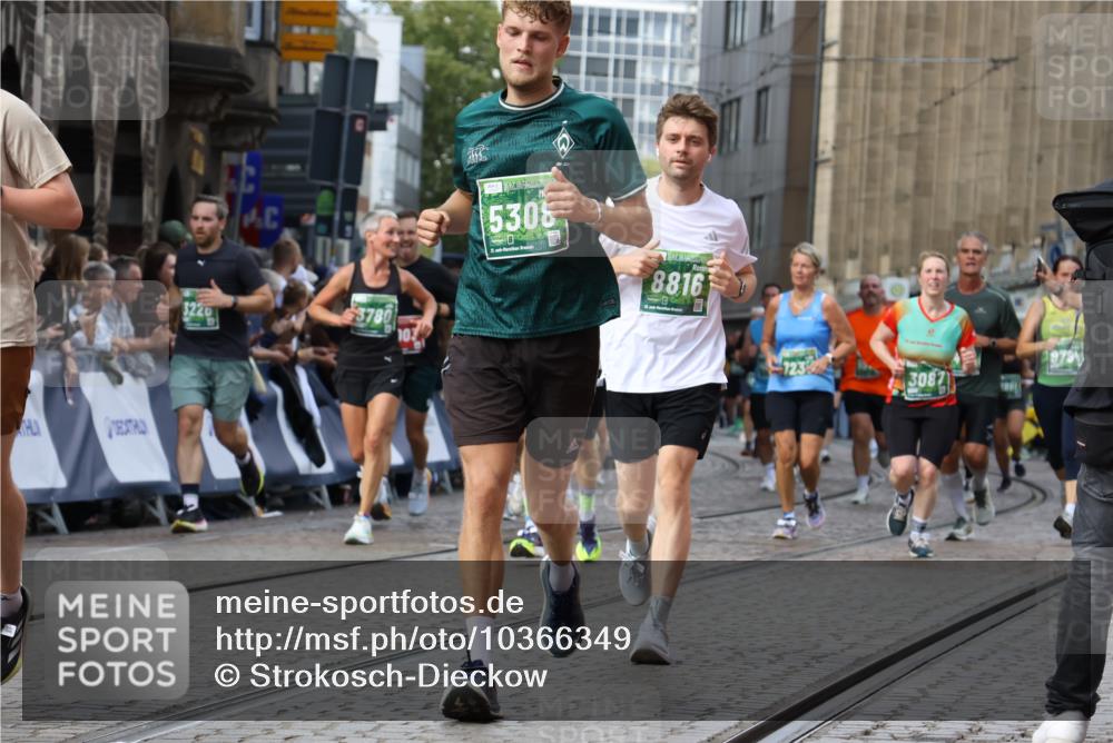 13.09.2026 - 21. swb-Marathon Bremen Strokosch-Dieckow http://msf.ph/oto/10366349 13.09.2026 13:35:37 Ziel 536, 1150, 2003, 2090, 2366, 2492, 2625, 2866, 3063, 3311, 3621, 3916, 4062, 4635, 4985, 5016, 6315, 6320, 6418, 6750, 6837, 7285, 7305, 7377, 7657, 7703, 7998, 8300, 8328, 8401, 8530, 8773, 8915, 9017, 9216, 9526, 9527, 318, 532, 607, 3087, 3226, 3485, 3704, 3780, 3857, 4048, 5071, 5157, 5308, 5381, 5467, 5468, 5584, 5586, 6649, 6724, 7235, 7675, 7691, 8335, 8705, 8816, 9784, 9862, 9892, 9912, 13121, 13213 meine-sportfotos.de