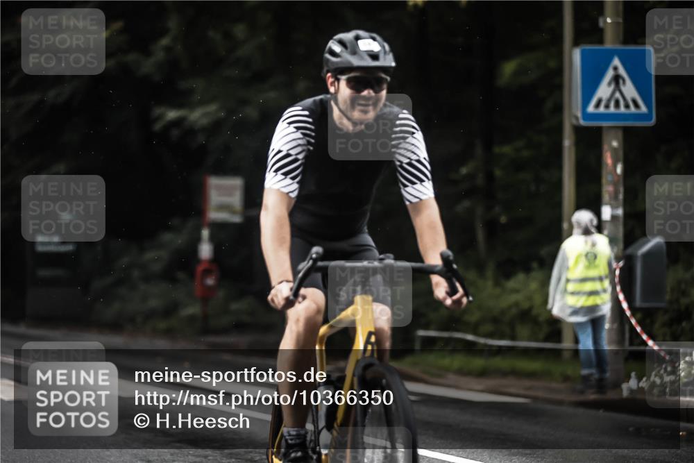13.09.2026 - Stadtparktriathlon H.Heesch http://msf.ph/oto/10366350 13.09.2026 12:01:01 Radfahren 715, 841, 852, 885, 928, 1064 meine-sportfotos.de
