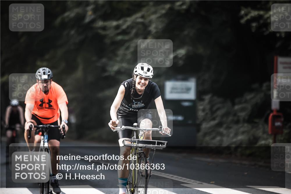 13.09.2026 - Stadtparktriathlon H.Heesch http://msf.ph/oto/10366363 13.09.2026 11:23:22 Radfahren 658, 708, 714, 738, 743, 750, 758, 773, 790, 800 meine-sportfotos.de