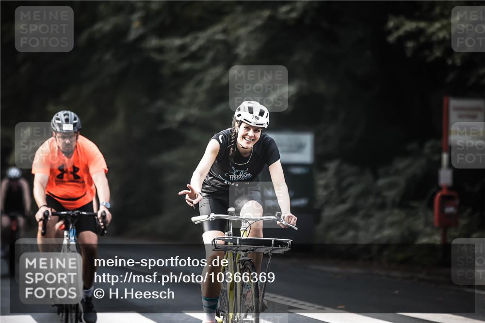 13.09.2026 - Stadtparktriathlon H.Heesch http://msf.ph/oto/10366369 13.09.2026 11:23:22 Radfahren 658, 708, 714, 738, 743, 750, 758, 773, 790, 800 meine-sportfotos.de