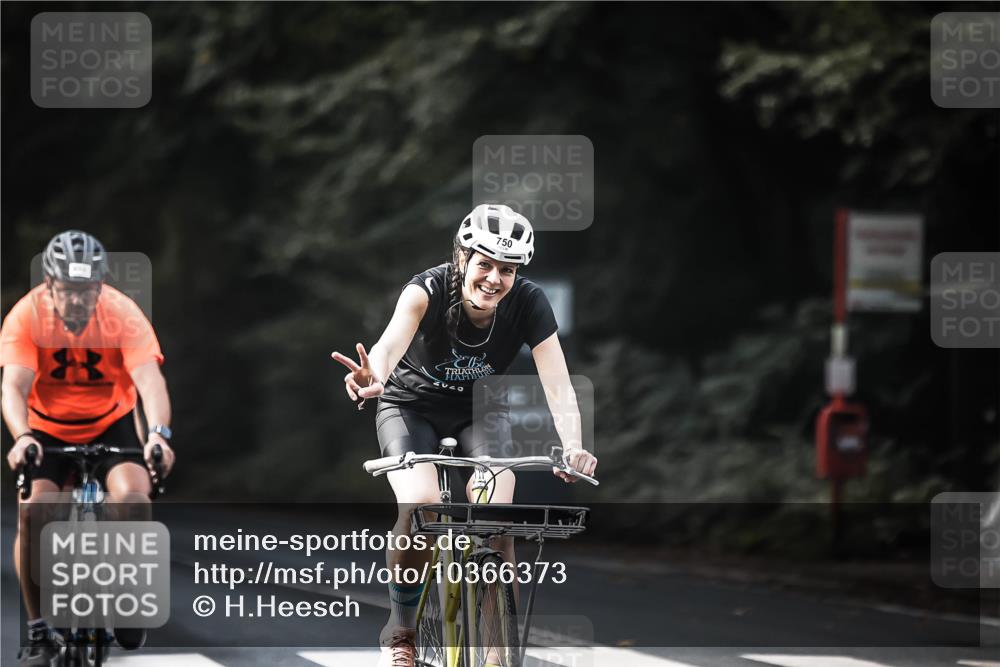 13.09.2026 - Stadtparktriathlon H.Heesch http://msf.ph/oto/10366373 13.09.2026 11:23:22 Radfahren 658, 708, 714, 738, 743, 750, 758, 773, 790, 800 meine-sportfotos.de