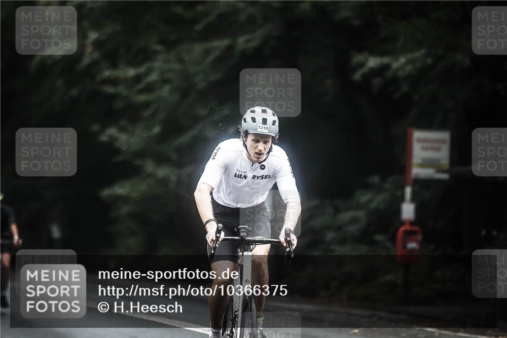 13.09.2026 - Stadtparktriathlon H.Heesch http://msf.ph/oto/10366375 13.09.2026 13:15:15 Radfahren 1210, 1310, 1376, 1381 meine-sportfotos.de