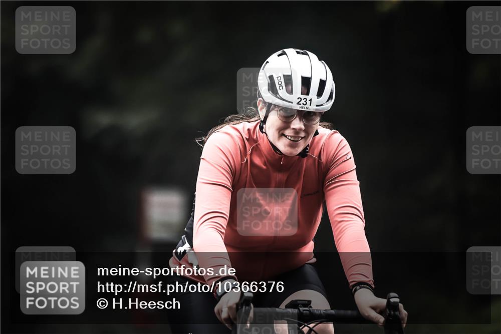 13.09.2026 - Stadtparktriathlon H.Heesch http://msf.ph/oto/10366376 13.09.2026 10:13:58 Radfahren 214, 231, 239, 250 meine-sportfotos.de