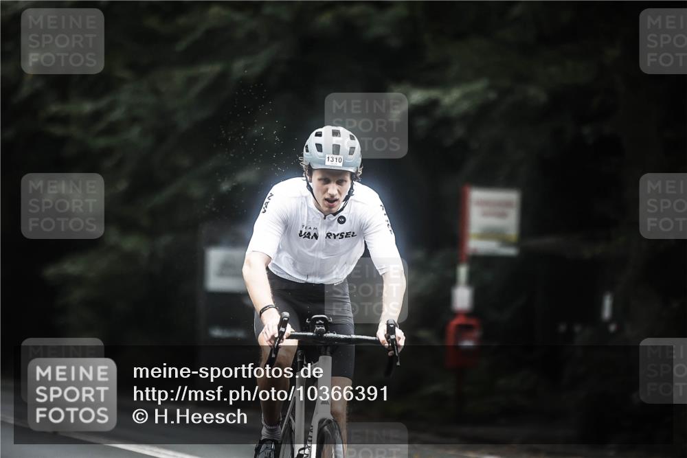 13.09.2026 - Stadtparktriathlon H.Heesch http://msf.ph/oto/10366391 13.09.2026 13:15:16 Radfahren 1210, 1304, 1310, 1376, 1381 meine-sportfotos.de