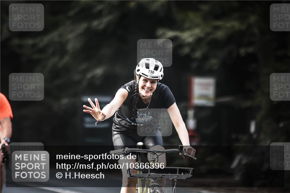 13.09.2026 - Stadtparktriathlon H.Heesch http://msf.ph/oto/10366396 13.09.2026 11:23:22 Radfahren 658, 708, 714, 738, 743, 750, 758, 773, 790, 800 meine-sportfotos.de