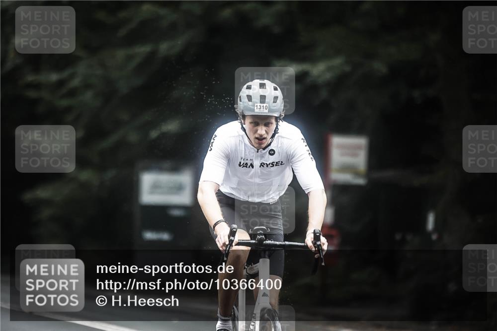 13.09.2026 - Stadtparktriathlon H.Heesch http://msf.ph/oto/10366400 13.09.2026 13:15:16 Radfahren 1210, 1304, 1310, 1376, 1381 meine-sportfotos.de